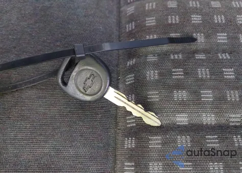 2001 Chevrolet S-10 Ls from USA, damaged, VIN 1GCCS145718229751